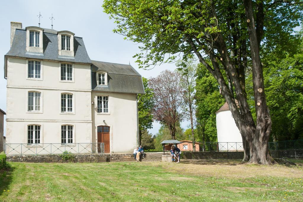 Gites De La Futaie Sauzé-Vaussais Exterior photo